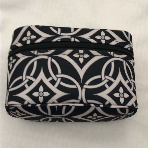 Vera Bradley Handbags - VERA BRADLEY small toiletry bag PLEASE BUNDLE